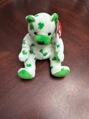 TY Beanie Babies 2001 Clover Shamrock 8" Bear